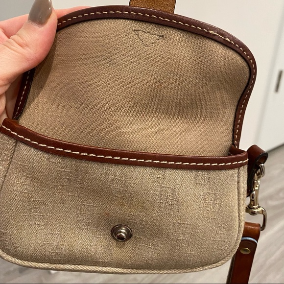 Dooney & Bourke small wristlet / wallet - Picture 5 of 15